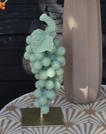 Groene druif op voet